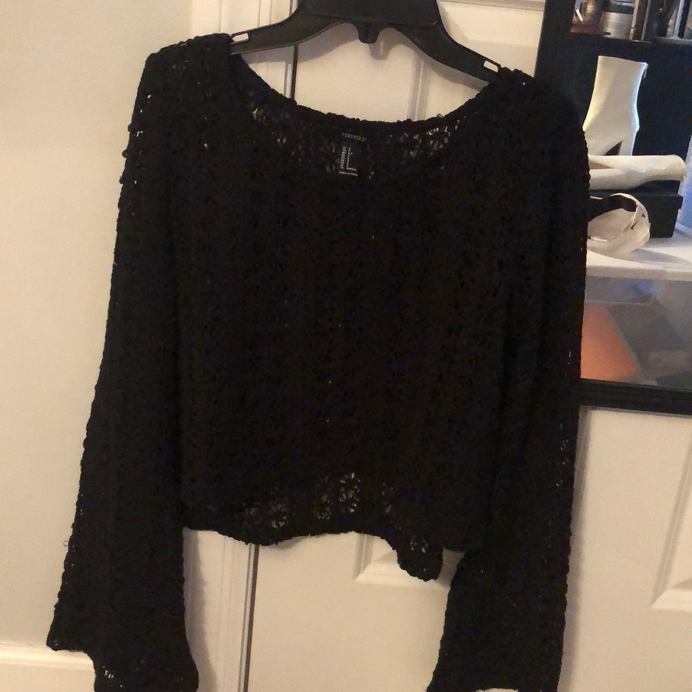 Cropped, wide sleeve, see through sweater